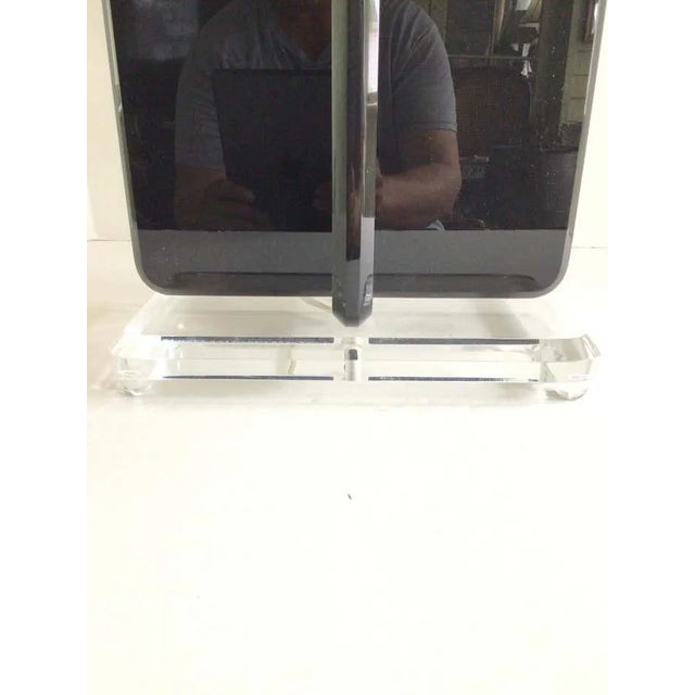 Black 1970s Clear and Black Lucite Table Lamp With Lucite Finial For Sale - Image 8 of 9