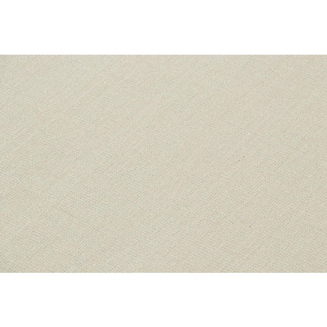 Rug & Kilim’s Modern Textural Rug in White Tones For Sale In New York - Image 6 of 8