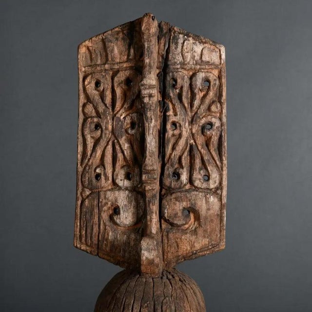 Leti Ancestor Figure in Patinated Hand-Carved Wood, Indonesia For Sale - Image 5 of 6