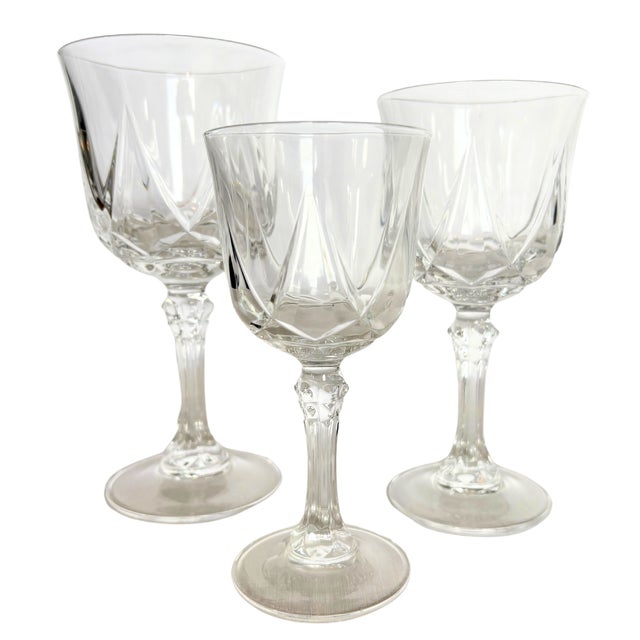 Vintage French Crystal Glass Set from Cristal D'Arques, 1976, Set of 30 For Sale - Image 3 of 5