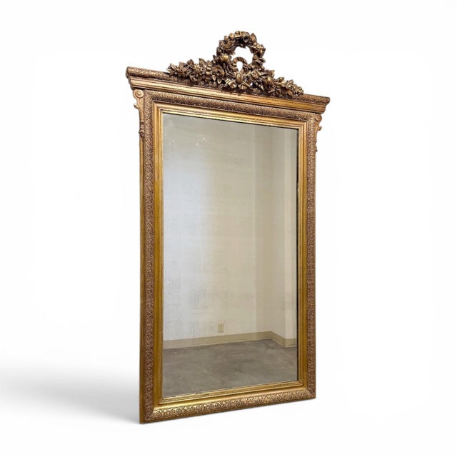 French 19th Century French Louis XVI Gilded Mirror With Floral Wreath Crest For Sale - Image 3 of 14