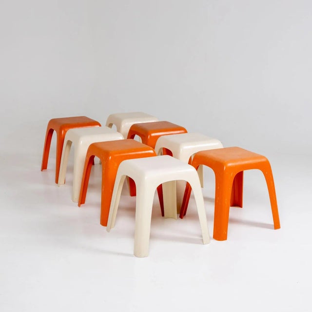 1980s Eight Plastic Stools by G. Castiglioni, G. Gaviraghi and A. Lanza for Valenti Milan, 1980s, Set of 8 For Sale - Image 5 of 7