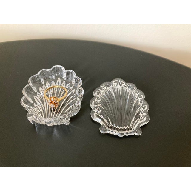 English Early 20th Century English Scalloped Sea Shell Design Glass Jewelry Box For Sale - Image 3 of 18