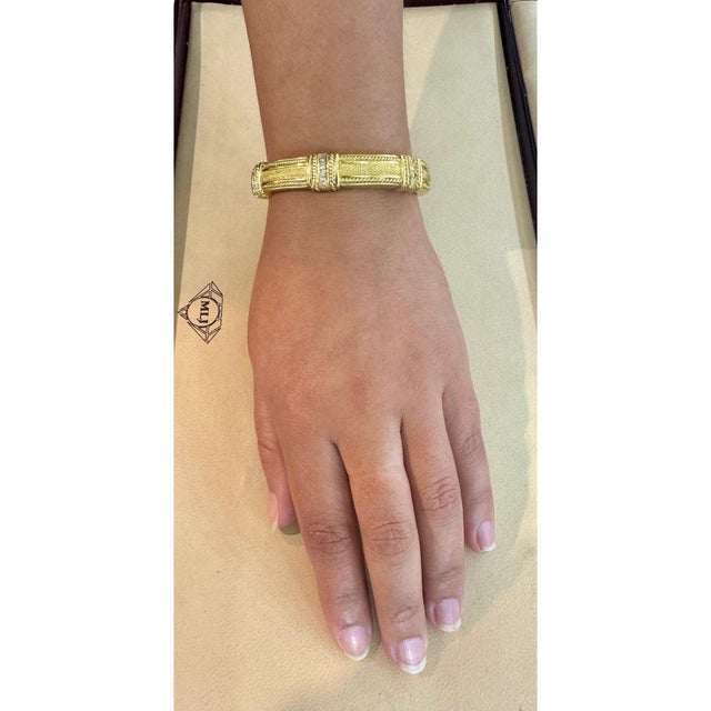 Judith Ripka Hinged Gold & Diamond Bangle Bracelet 18 Kt Yellow Gold 66 Gm For Sale - Image 13 of 17