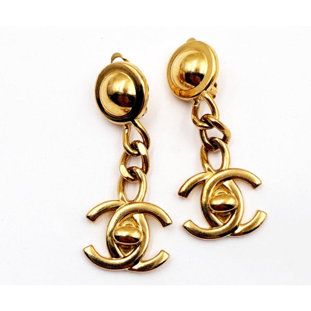 Contemporary Chanel Vintage Gold Plated Button Chain CC Turnlock Dangle Clip on Earrings, A Pair For Sale - Image 3 of 6