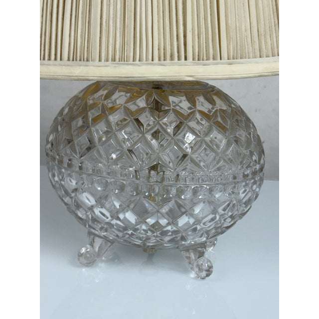 Ivory 1982 Fine Art Lamps Pressed Glass Globe Table Lamp For Sale - Image 8 of 12