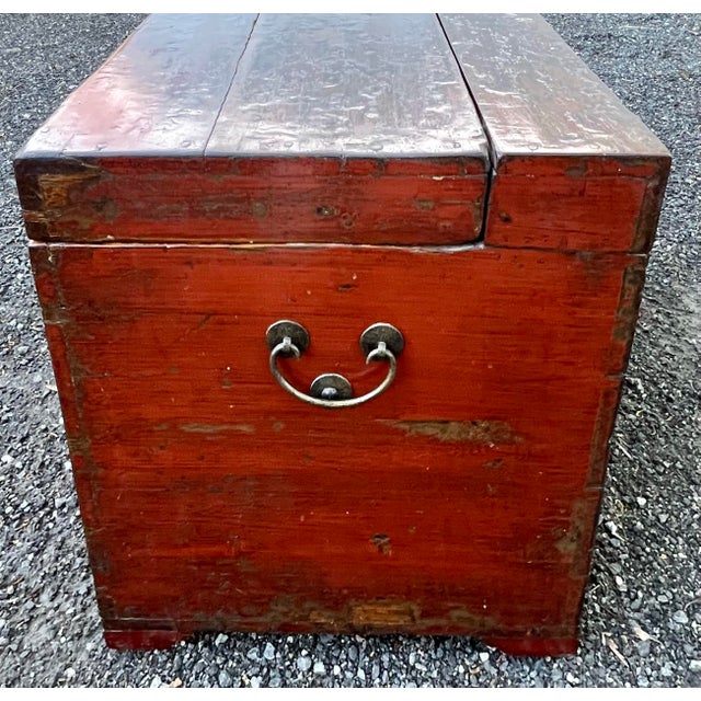 19th Century Antique 19th Century Chinese Red Lacquer Trunk For Sale - Image 5 of 12