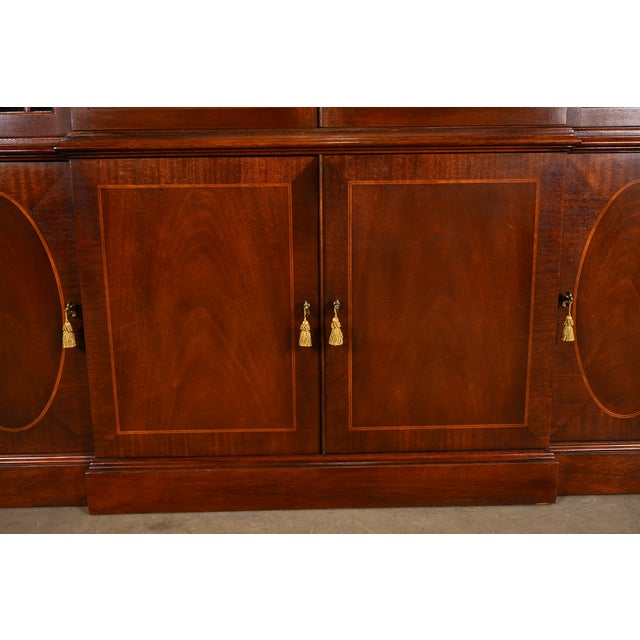 Baker Furniture Historic Charleston Georgian Inlaid Mahogany Breakfront Bookcase Cabinet For Sale - Image 10 of 17