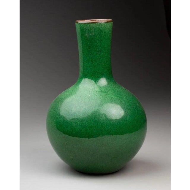 Shangping vase in green monochrome porcelain - Kangxi (1662-1722) CHINA For Sale