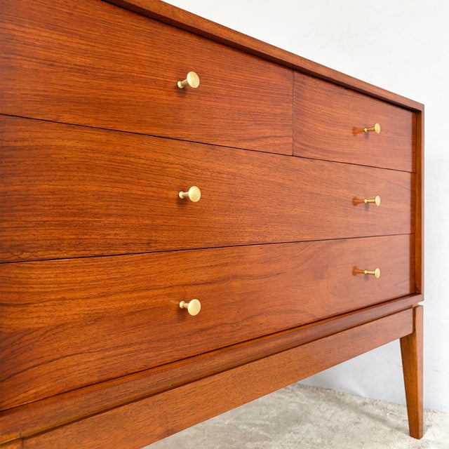 M Range Walnut Chest of Drawers by Peter Hayward for Uniflex, 1950s For Sale - Image 6 of 12