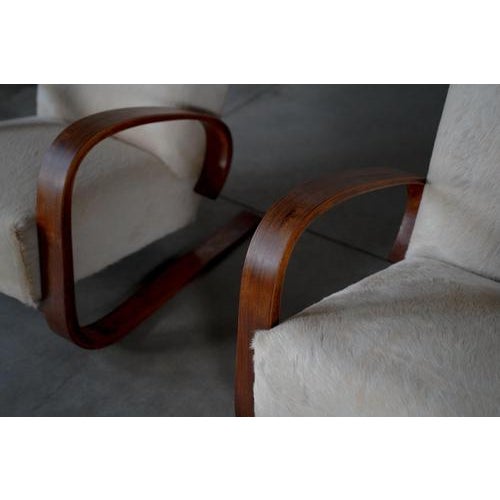 Lounge Chairs in Beige Pony Skin by Miroslav Navrátil, Czech Republic, 1950s, Set of 2 For Sale - Image 9 of 18
