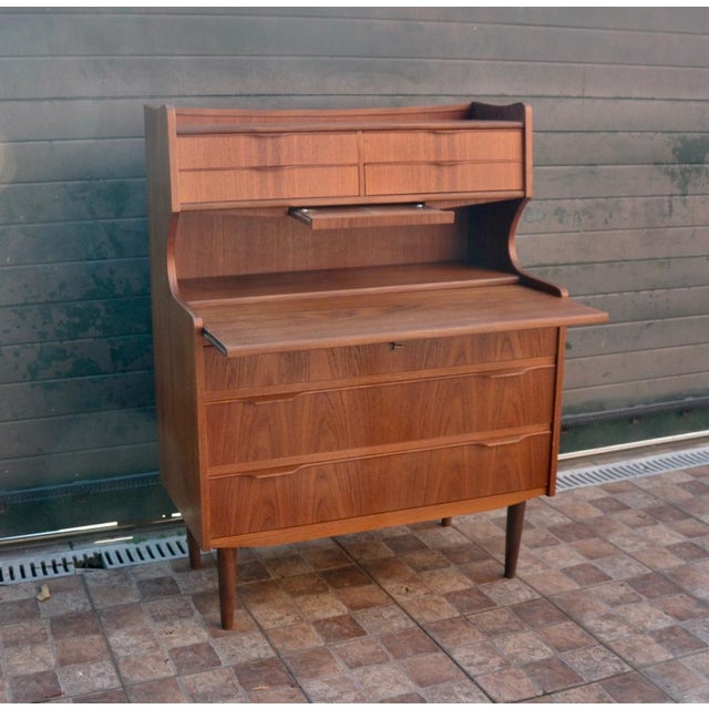 Mid-Century Modern Danish Desktop in Teak with Mirror, 1960s For Sale - Image 3 of 17