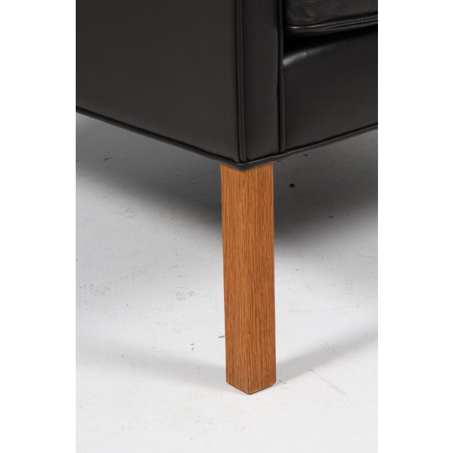 Model 2204 Wingback Chair in Leather by Børge Mogensen for Fredericia For Sale - Image 3 of 10