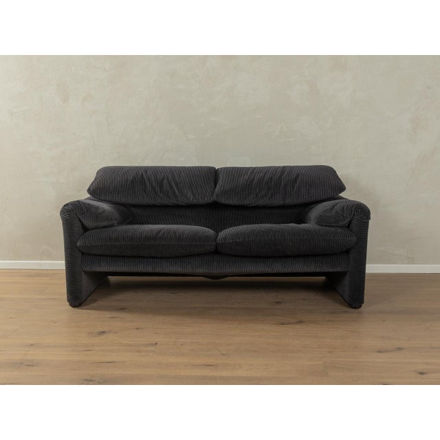Model 675 Maralunga Sofa by Vico Magistretti for Cassina For Sale - Image 10 of 10