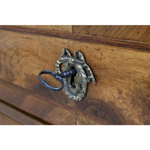 Brown Louis XVI Chest of Drawers in Nutwood, 1780s For Sale - Image 8 of 15