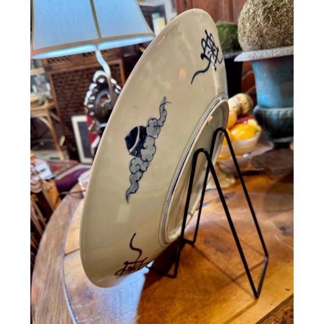 Large Imari Charger, Meiji Period II For Sale In Los Angeles - Image 6 of 10
