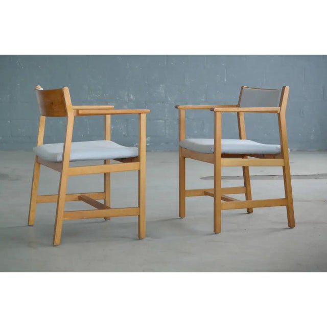Borge Mogensen Pair of Model 3242 Oak Side or Armchairs for Fredricia For Sale - Image 4 of 11