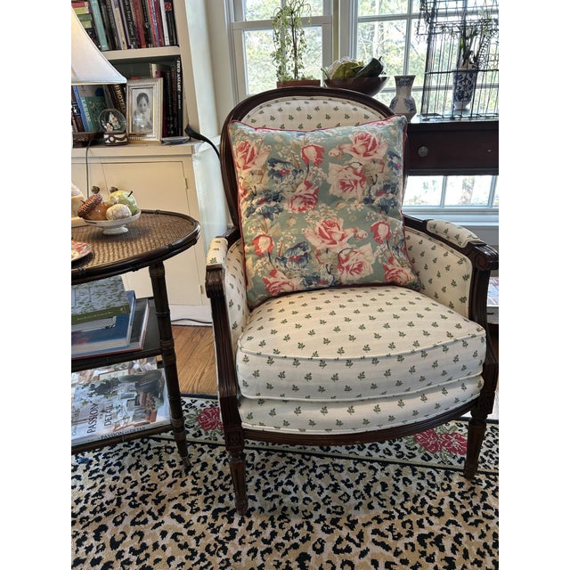 Absolutely stunning, Grace features classic English garden flowers: a bed of full blown roses in rouge and blush pink with...