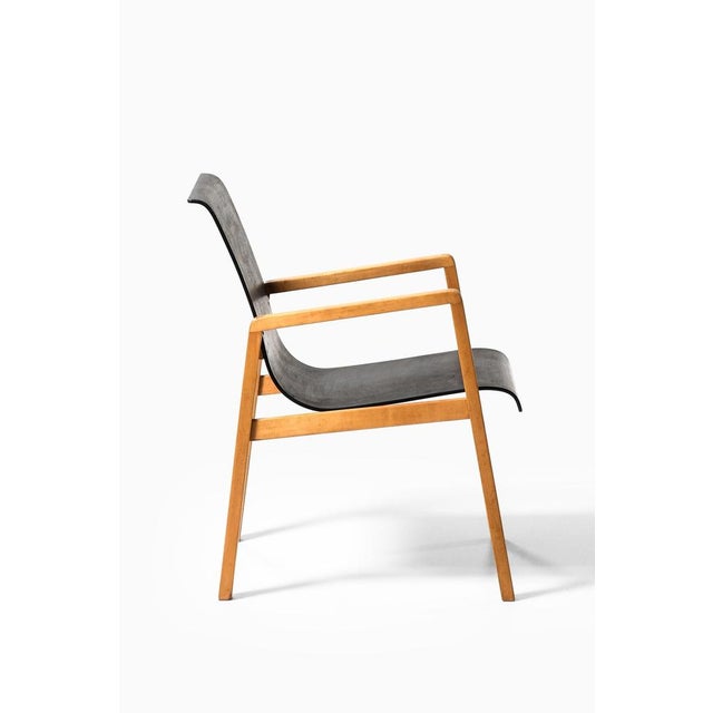 Alvar Aalto Scandinavian Modern Armchair in Birch and Lacquer by Alvar Aalto, 1930s For Sale - Image 4 of 8