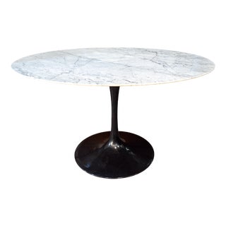Tulip Oval Coffee Table with Marble Top by Eero Saarinen for Knoll International, 1980s For Sale