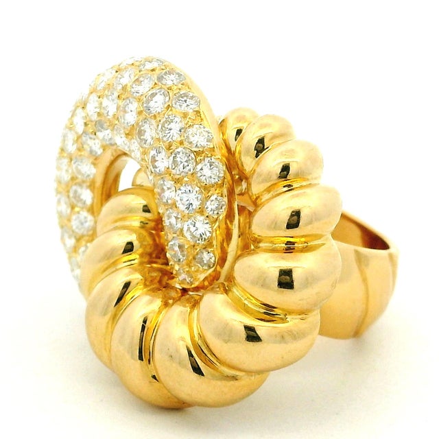 1970s 1970s Italian 18k Gold Diamond Swirl Cocktail Ring, 2.75 Carats, Size 7.5 For Sale - Image 5 of 16
