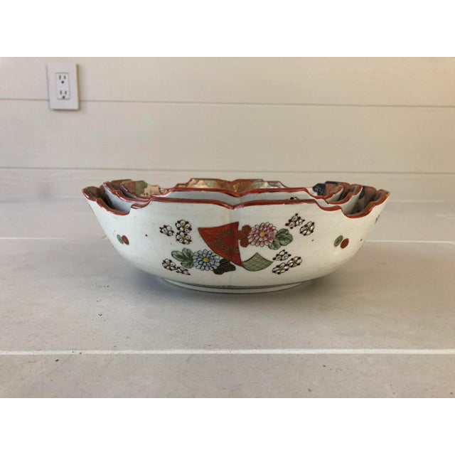 Late 19th Century 19th Century Japanese Hand Painted Round Kutani Nesting Bowls - Set of 3 For Sale - Image 5 of 9