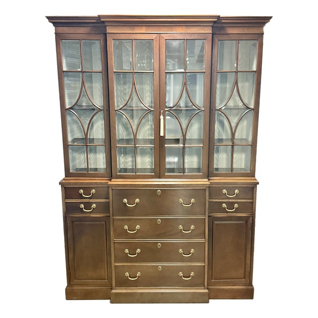 1970s Federal Style Henredon Breakfront China Cabinet For Sale