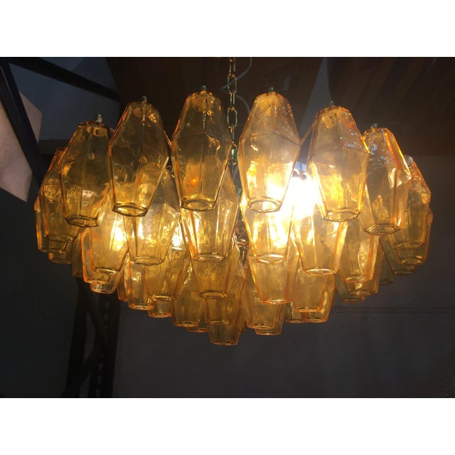 Contemporary Poliedro Murano Glass Green Chandelier with Gold Metal from Simoeng For Sale - Image 3 of 11