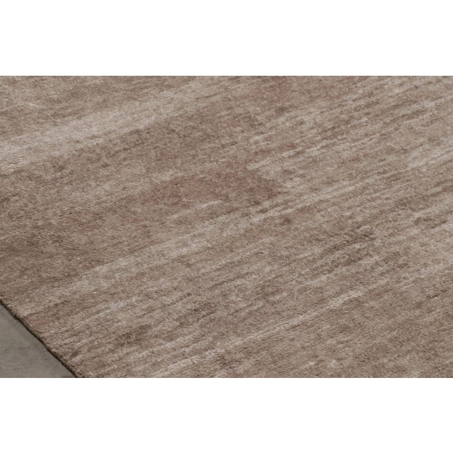 Modern Rug & Kilim’s Oversized Modern Textural Rug in Brown, White and Beige Striae For Sale - Image 3 of 8