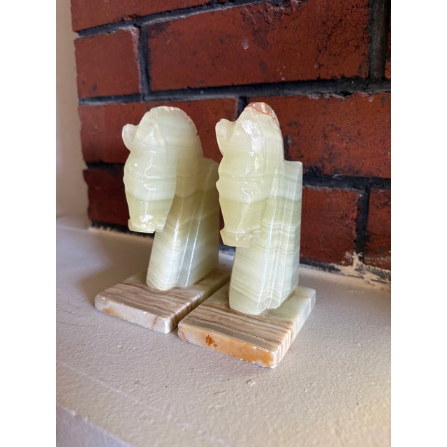 Hollywood Regency Vintage Onyx Horse Head Bookends Pair – Banded Stone Chess Knight Sculptures For Sale - Image 3 of 16