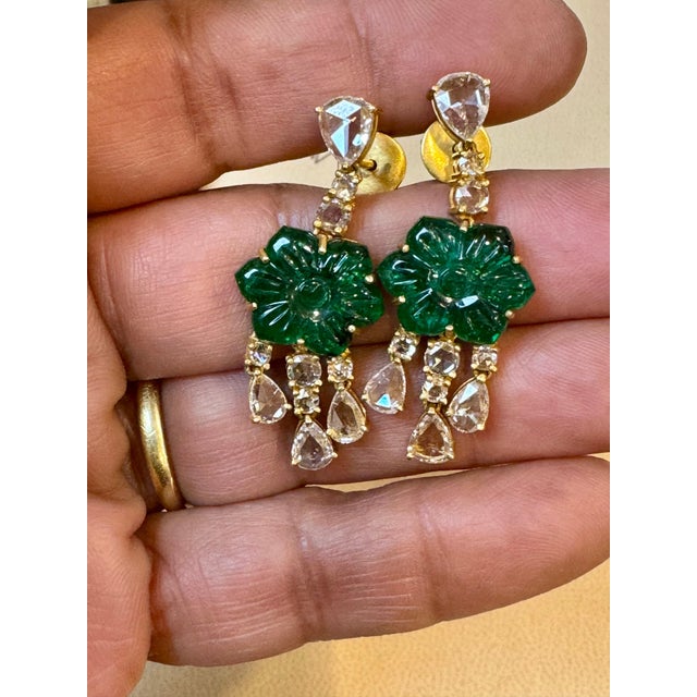 12Ct Carved Emerald & 5 Ct Rose Diamond Dangling Post Earrings 22 Kt Yellow Gold For Sale - Image 18 of 18