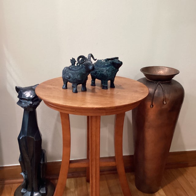 Early 19th Century Reproduction of Highly Important and Pair of Bronze Ritual Ram-Form Wine Vessels Gong For Sale - Image 10 of 12