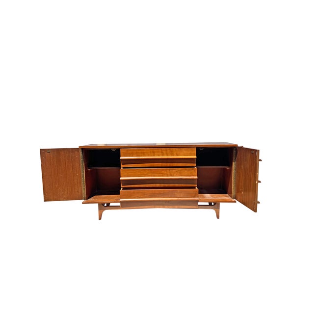 Vintage Mid Century Modern Concave Dresser or Credenza For Sale In New York - Image 6 of 9