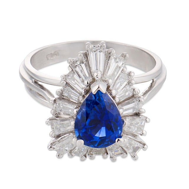 Contemporary Mid Century 1.50 Carat Sapphire Diamond Platinum Ballerina Ring, Size 6 For Sale - Image 3 of 5