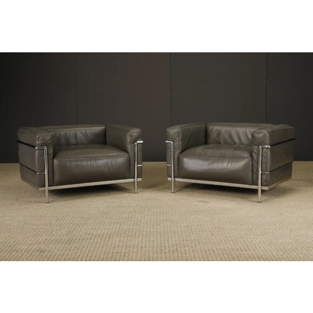 Le Corbusier Early Year Grey Leather 'Lc3' Club Chairs by Le Corbusier for Cassina, Signed For Sale - Image 4 of 18