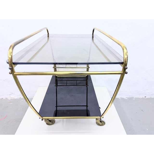 Streamline Bar Trolley in Brass and Glass, 1950s For Sale - Image 16 of 18