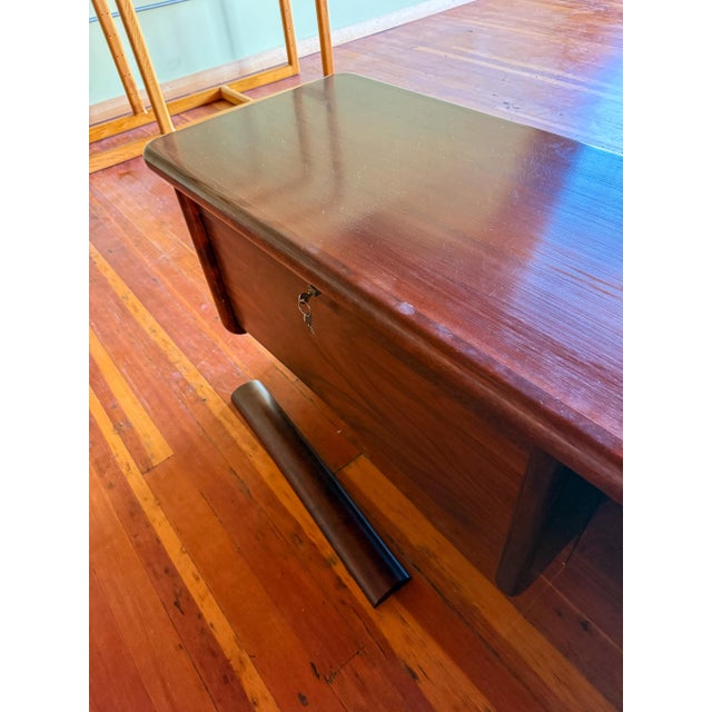 1980s Drylund Super Skyline Rosewood Executive Desk For Sale - Image 12 of 18