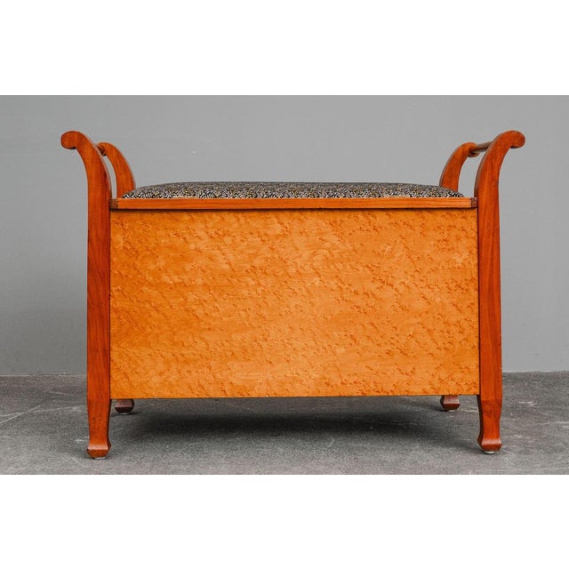 Art Nouveau Chest Bench in Cherry Wood and Bird's-Eye Maple, 20th Century For Sale - Image 14 of 18