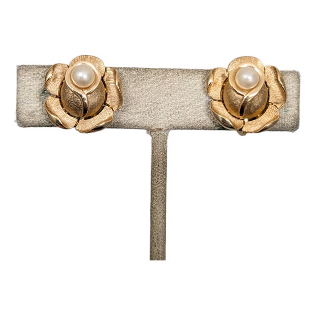 Vintage 1970s Signed Crown Trifari Goldtone Faux-Pearl Flower Clip Earrings-2 Pieces For Sale