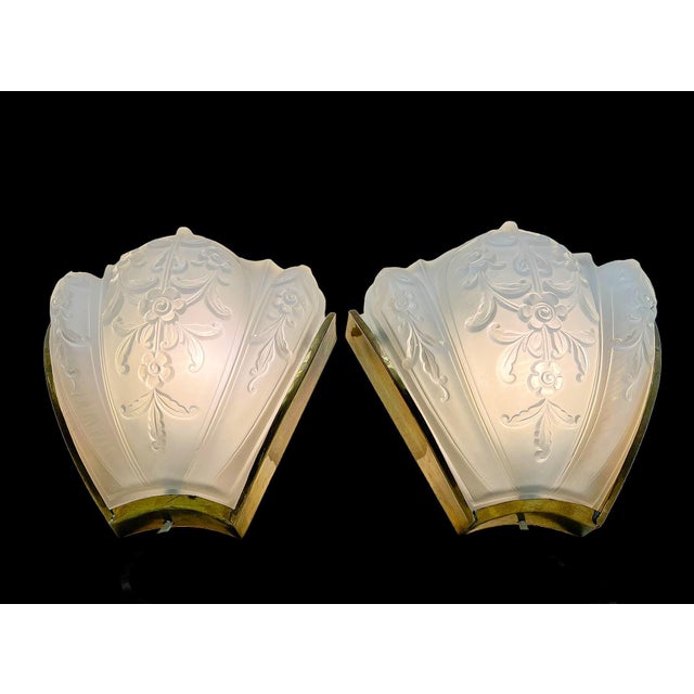 Art Deco Style Brass and Glass Wall Lamps, France, 1940s, Set of 2 For Sale - Image 3 of 18