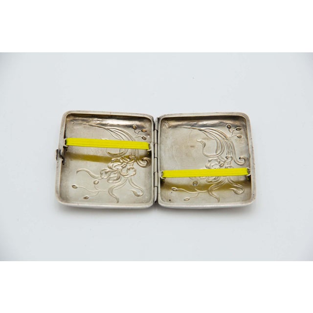 Rectangular Silver Cigarette Case with Bouquet of Flowers For Sale - Image 3 of 4