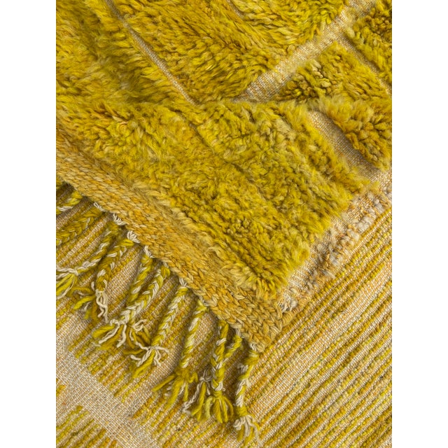 Handwoven Yellow M'rirt Moroccan Rug – Luxury High Pile Wool Carpet 200 X 300 Cm For Sale - Image 9 of 12