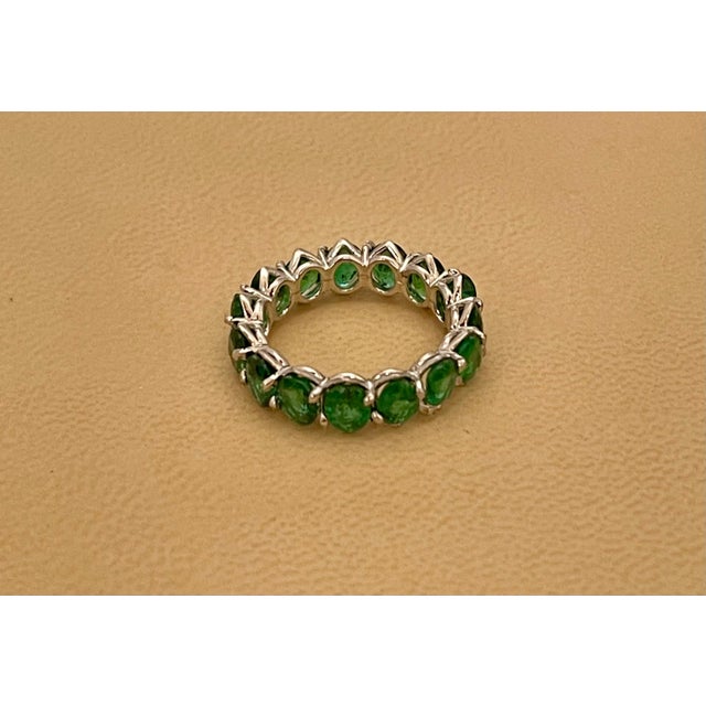 2010s 20 Pointer Each 4 Carat Emerald Anniversary Eternity Band / Ring Platinum For Sale - Image 5 of 18
