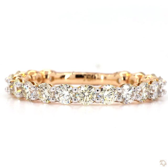This estate ring from our contemporary estate collection centers on a 1.45-carat diamond in a round brilliant cut for...