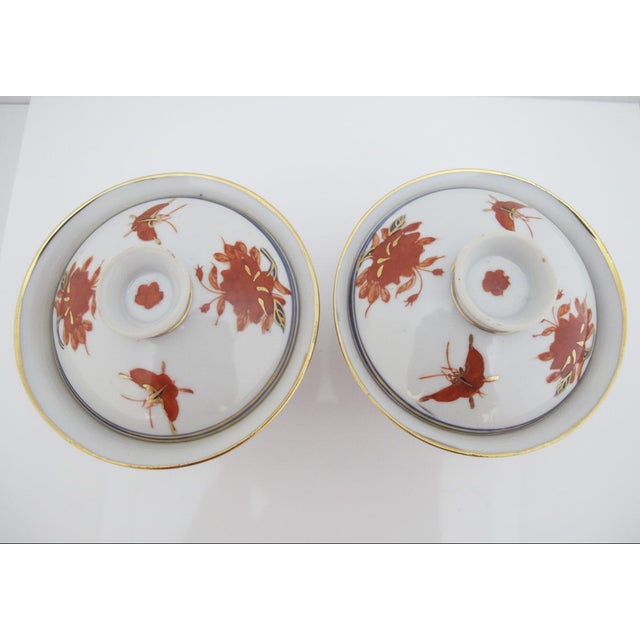 Red Japanese Imari Porcelain Butterfly & Flower Gold Lidded Tea Bowl Saucer Pair For Sale - Image 8 of 15