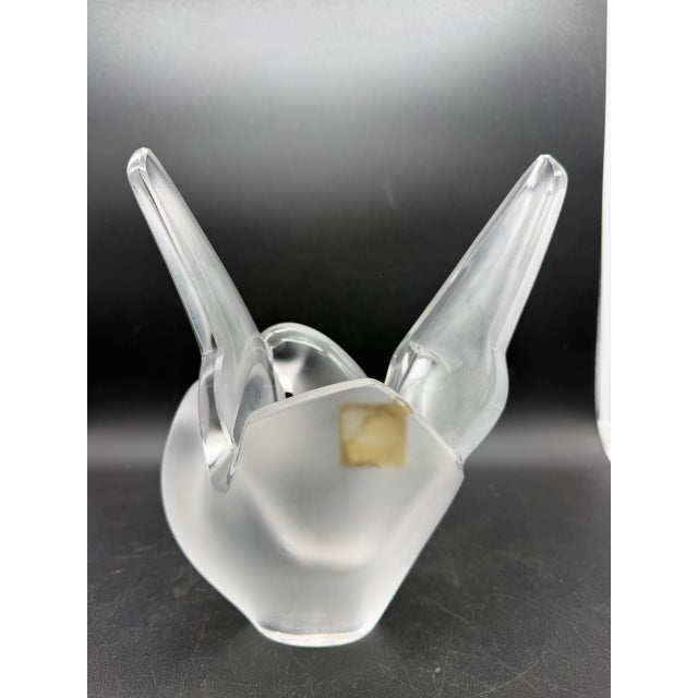 Glass Sylvie Vase in Satin Crystal Depicting Two Doves from Lalique, 1950s For Sale - Image 7 of 11