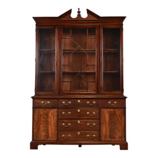 Baker Furniture Style Georgian Flame Mahogany Lighted Breakfront Bookcase Cabinet For Sale