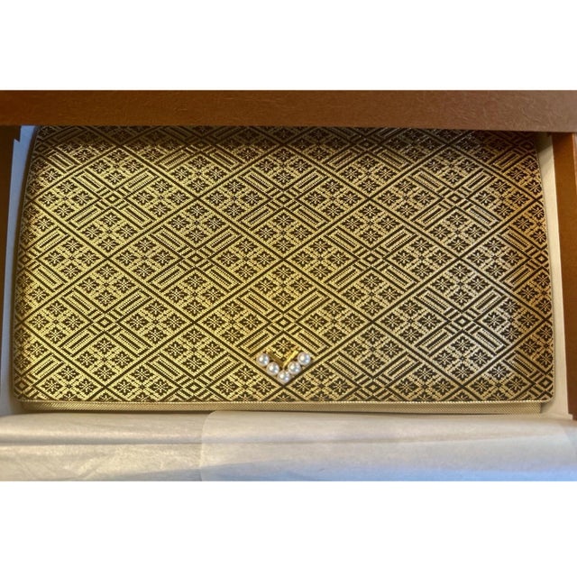 Metal 1990s Mikimoto Japanese Kimono Silk Brocade 18k Gold Plate Pearl Clasp Evening Shoulder Bag Clutch Black For Sale - Image 7 of 11