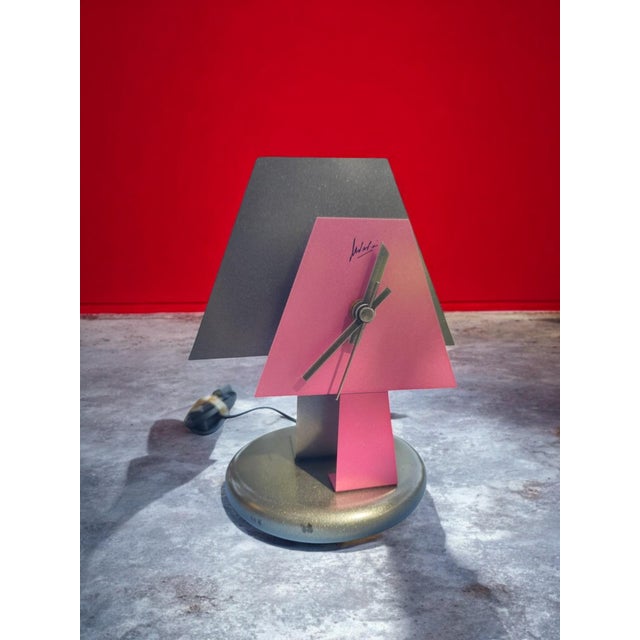 Radical Table Lamp Clock in Red and Black Lacquered Metal, 1980s For Sale - Image 4 of 5
