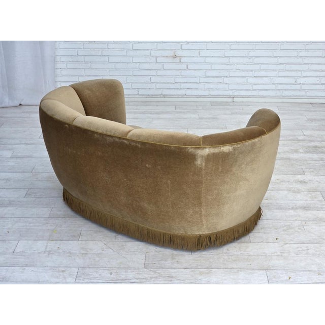 Danish Banana 2-Seater Sofa in Green Velour and Oak, 1960s For Sale - Image 6 of 18